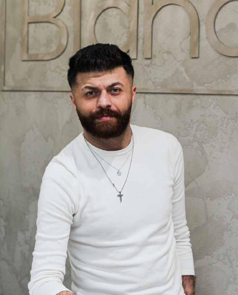 Charlie from our team at Salon Blānc